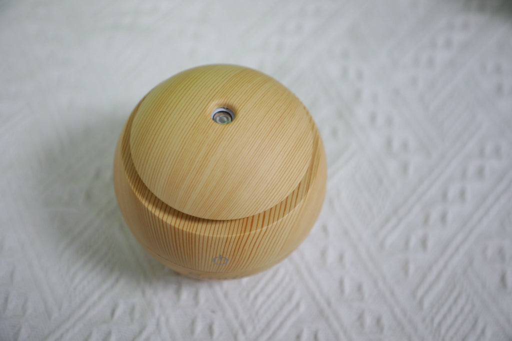 PAKKETILBUD - Aroma diffuser + 6 stk æteriske olier i GIFTBOX