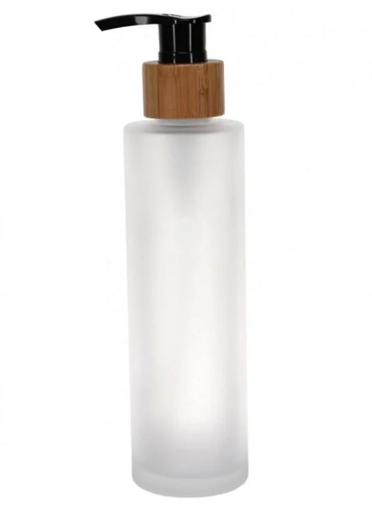 Bæredygtig flaske i matteret glas, bambuslåg og pumpe uden indhold
